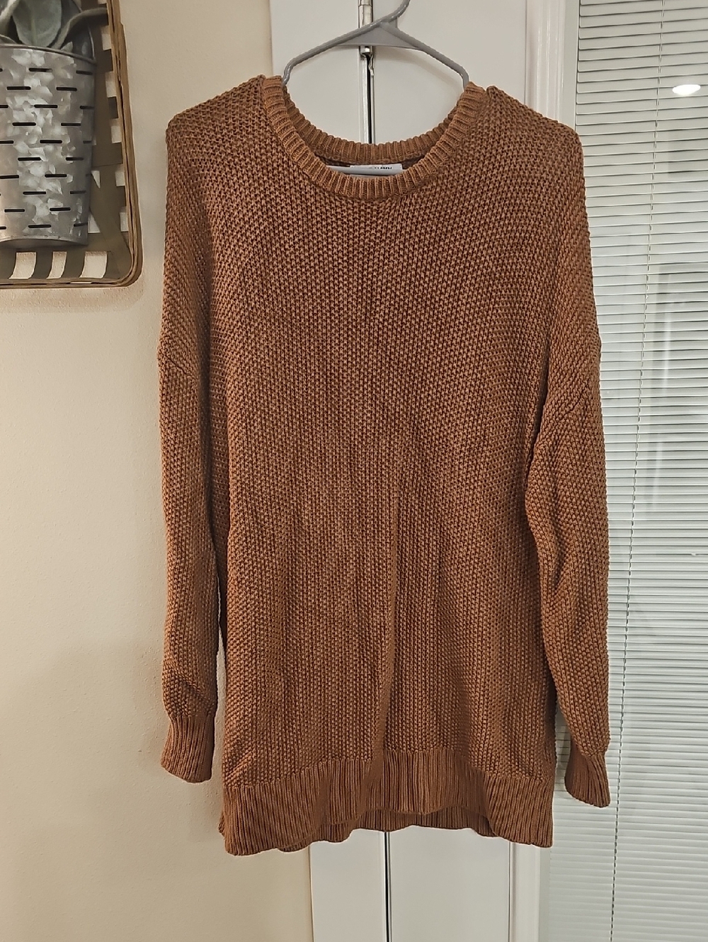 Old Navy Women's Crewneck Sweater in Camel Brown